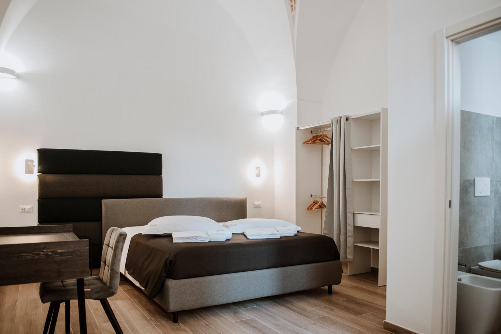 Signuria Dimora Esclusiva Bed & Breakfast เลชเช ภายนอก รูปภาพ