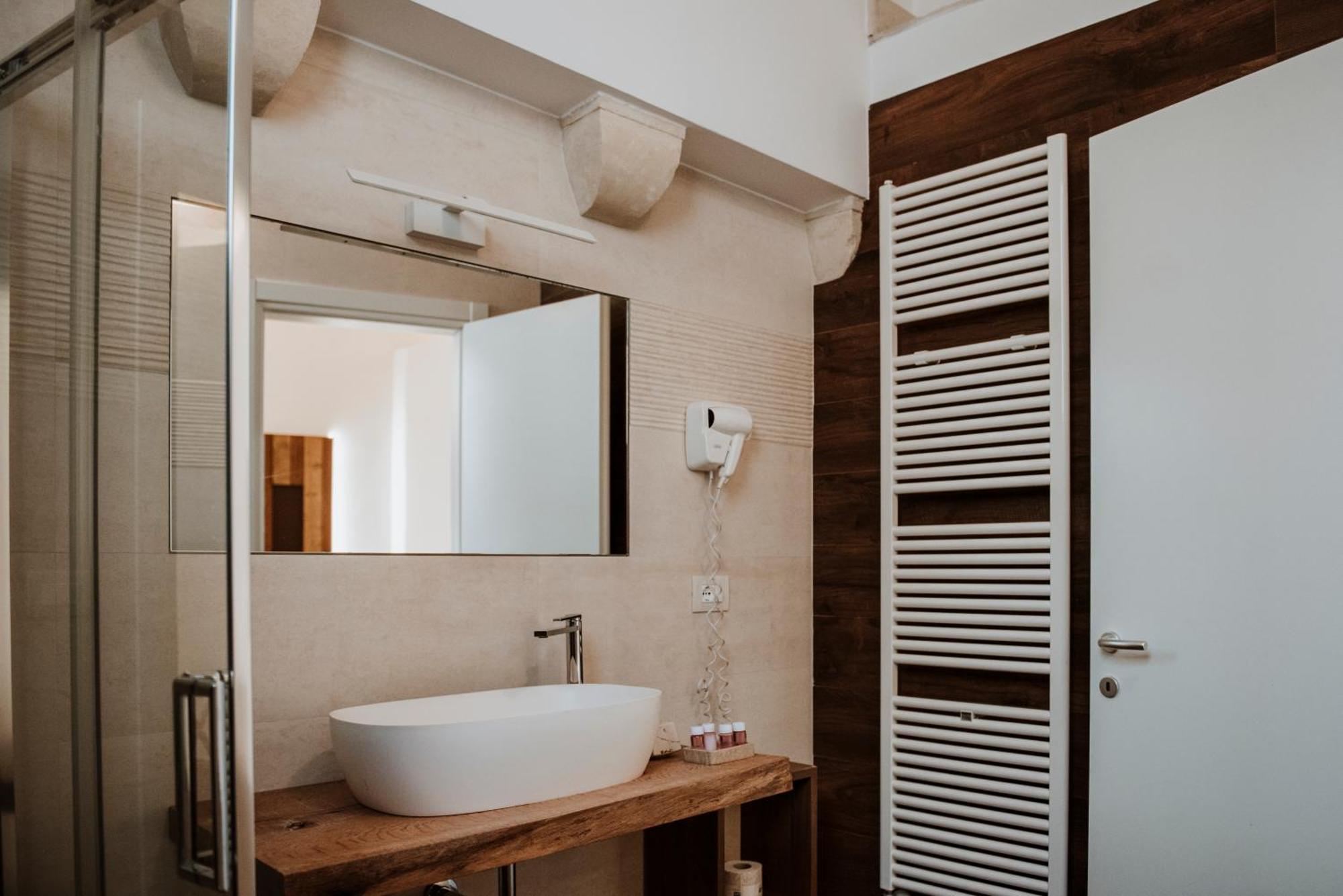 Signuria Dimora Esclusiva Bed & Breakfast เลชเช ภายนอก รูปภาพ