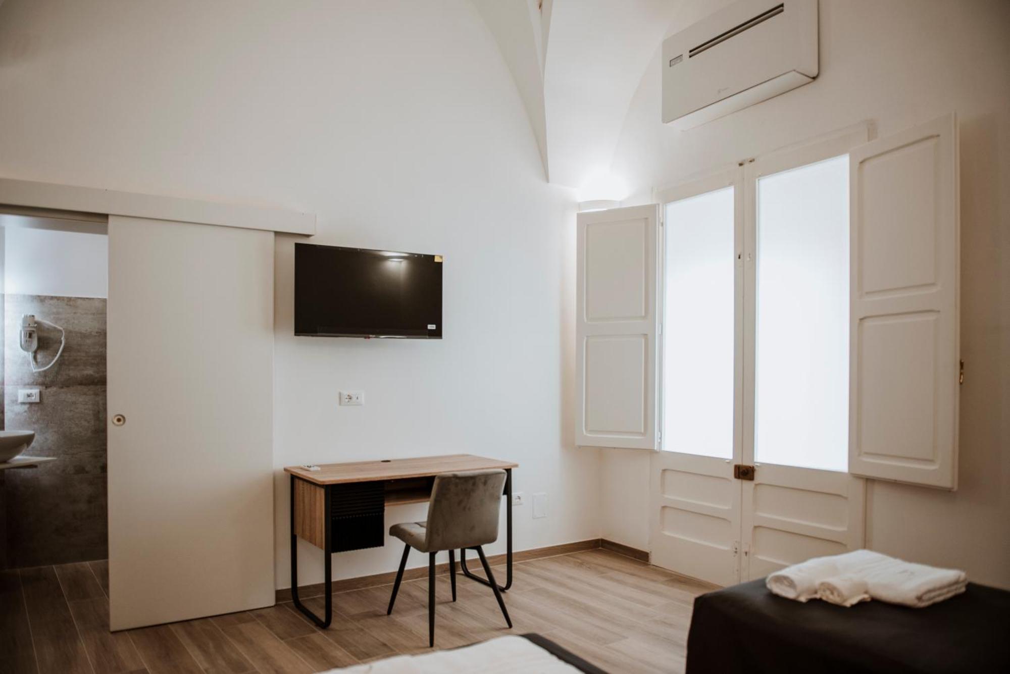 Signuria Dimora Esclusiva Bed & Breakfast เลชเช ภายนอก รูปภาพ